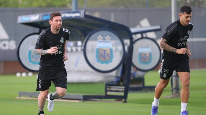 Con Messi y Paredes diferenciados, la Selección Argentina tuvo su primer entrenamiento pensando en Uruguay