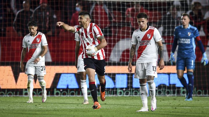 Estudiantes y River construyeron un buen empate en La Plata