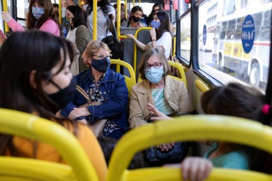 Pautas para prevenir contagios de influenza al utilizar transporte público