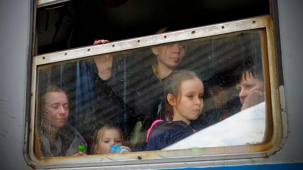 Un millón de personas abandonó Ucrania y para la ONU podría ser «la crisis de refugiados más grande de este siglo»