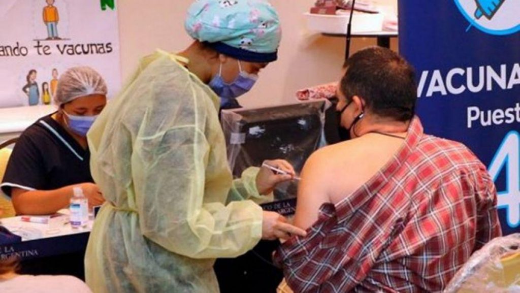 Este fin de semana estarán activos más de 35 vacunatorios contra COVID-19