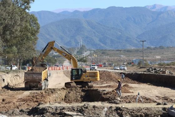 En la rotonda de acceso a Grand Bourg, avanza la construcción de un paso bajo nivel