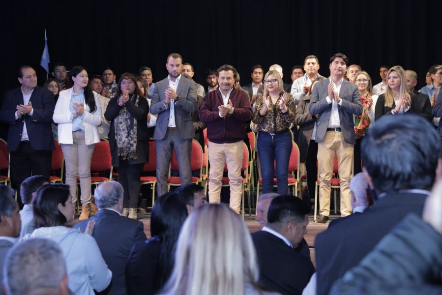 Concejales de los 60 municipios se unieron al programa Por Más Federalismo y Unidad presentado por Sáenz.