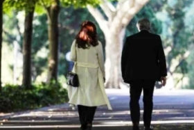 RENUNCIA ? Sale él, entra ella ¿?