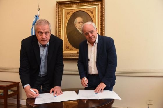 Canepa firmó un convenio con Nación para fortalecer el sistema de información digital educativa