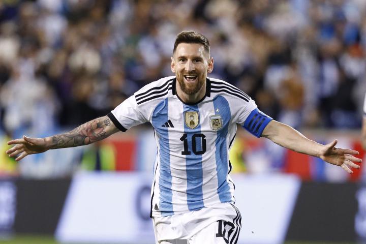 Messi volvió a brillar y la Selección cerró su gira con goleada