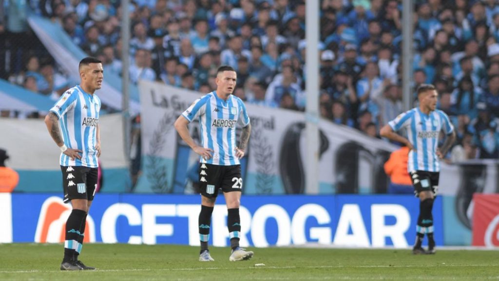 Racing volvió a fallar en un partido clave y perdió el campeonato de manera increíble