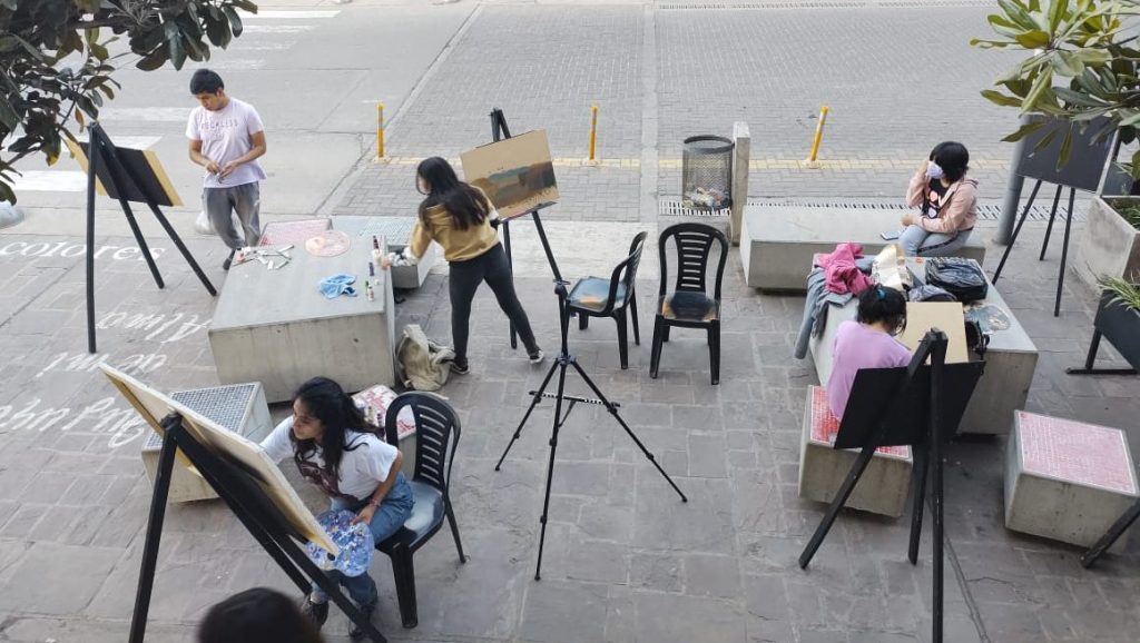 Durante el fin de semana, pintarán obras en vivo en la Plaza 9 de Julio