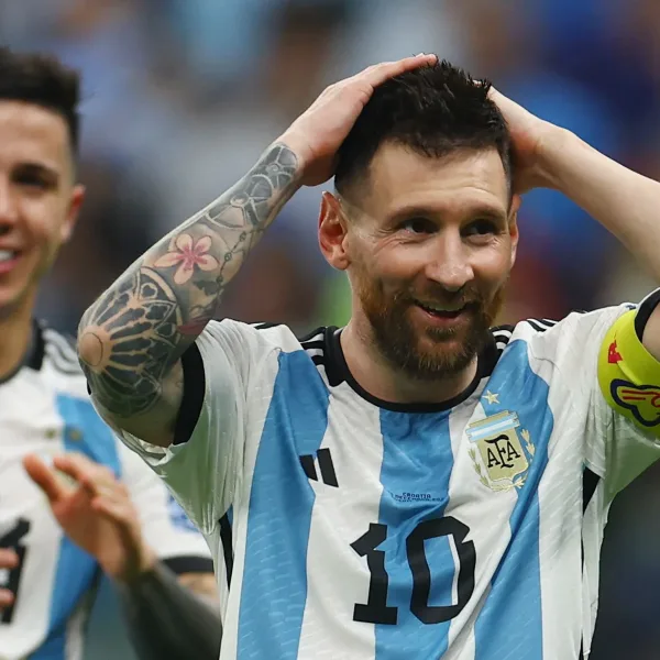 Lionel Messi: «Jugamos por la gente, por la camiseta, por la gloria»