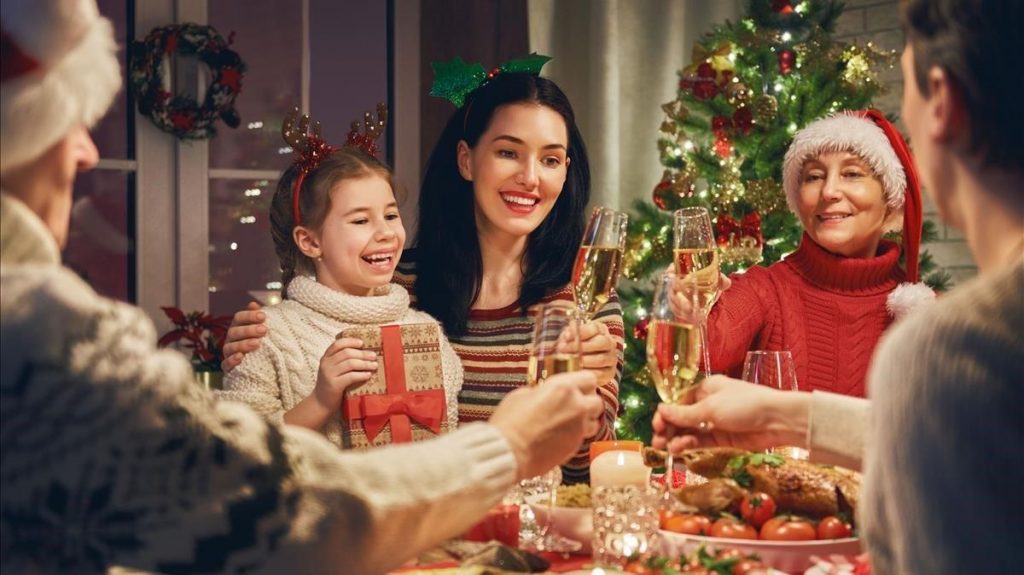 Cinco actitudes para evitar las peleas familiares en la cena de Navidad