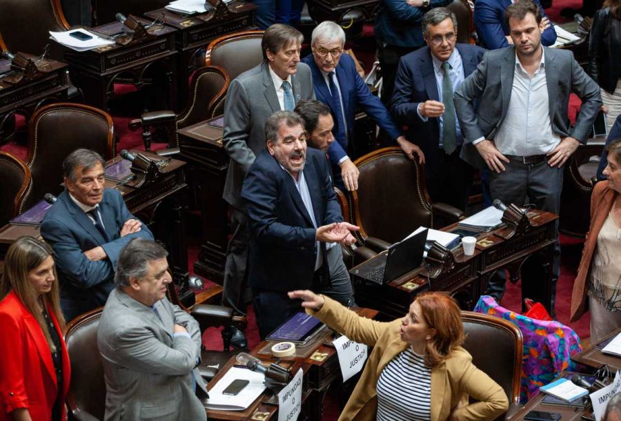 Escándalo en Diputados: se suspendió la sesión, en medio de insultos y amenazas de golpes