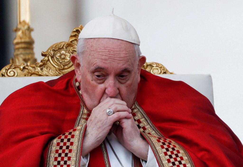 Francisco despidió a Benedicto XVI