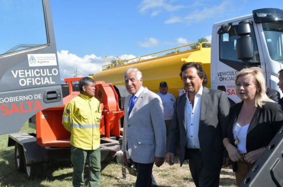 Se invirtieron más de 600 millones de pesos para combatir incendios: Sáenz entregó nuevo equipamiento
