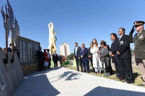 Actos en homenaje a veteranos y héroes caídos en Malvinas