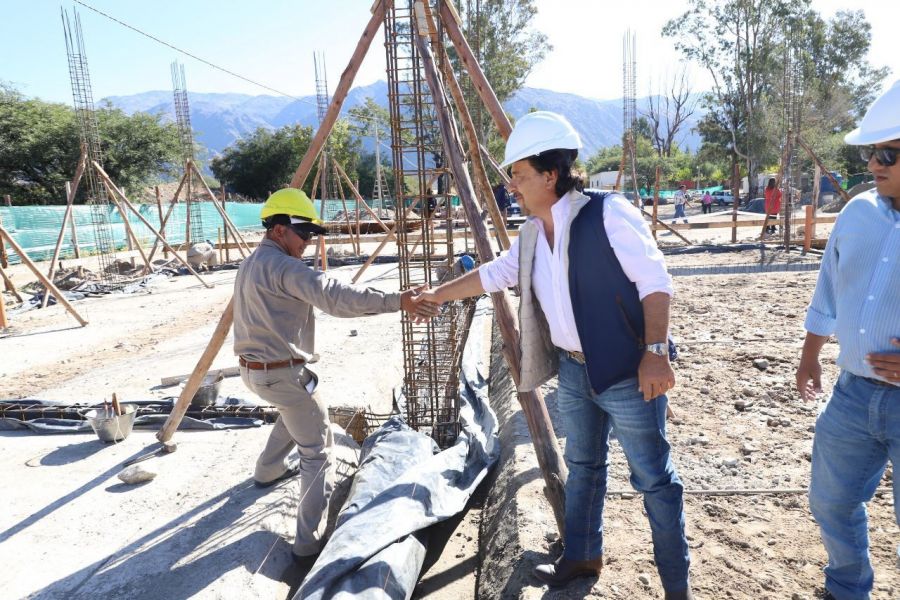 Sáenz supervisó en Cafayate dos importantes obras en las que se invierten alrededor de $950 millones