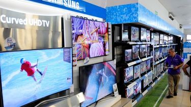 Consumo deprimido: sufre por los salarios y la falta de cuotas