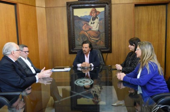 Encuentro de Sáenz y representantes de la Cámara de Minería de Salta ante la Mesa del Litio