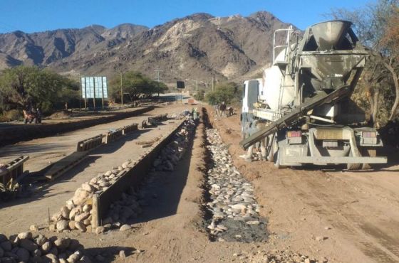 Continúan las obras de pavimentación de dos tramos de la ruta nacional 40