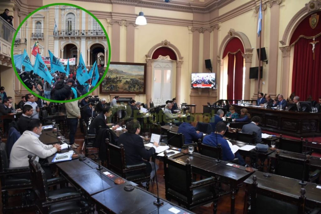 Por un voto de diferencia, aprobaron la “Ley Antipiquete” en Salta