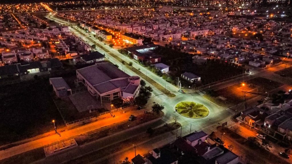 Avanzan las mejoras del alumbrado público con luces LED en la Ciudad