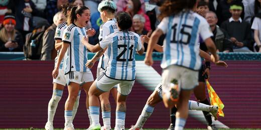 La selección argentina perdió 2-0 contra Suecia y se despidió del Mundial femenino