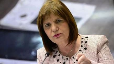 Patricia Bullrich reunió a su equipo económico y pidió hacer «fuertes cambios» desde el primer día