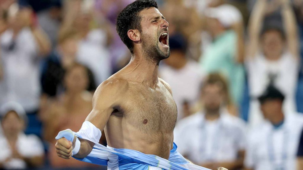 Novak Djokovic festejó como el Increíble Hulk tras vencer a Carlos Alcaraz