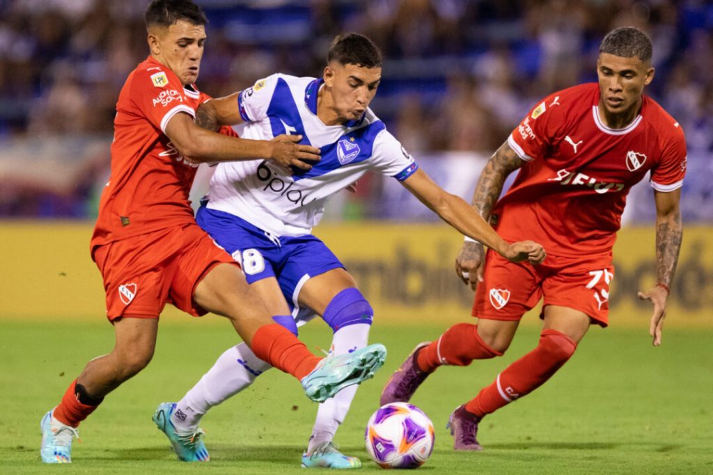 El Independiente de Tevez le ganó a Vélez  y con polémica en la Copa de la Liga Profesional