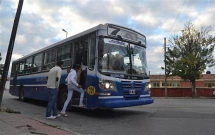 Sigue la escasez de combustible ¿Qué pasará con el servicio de colectivos?