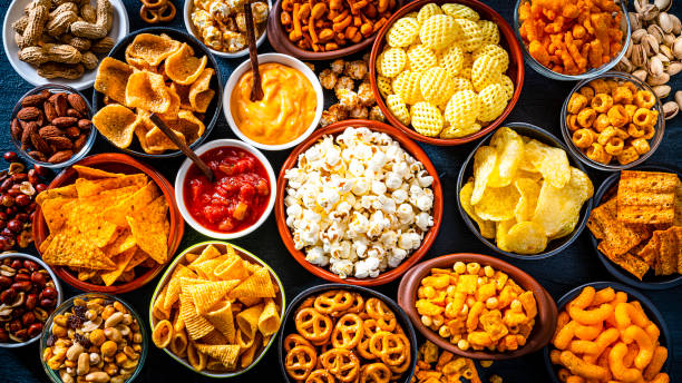 Comer snacks ultraprocesados anula los beneficios de las comidas saludables