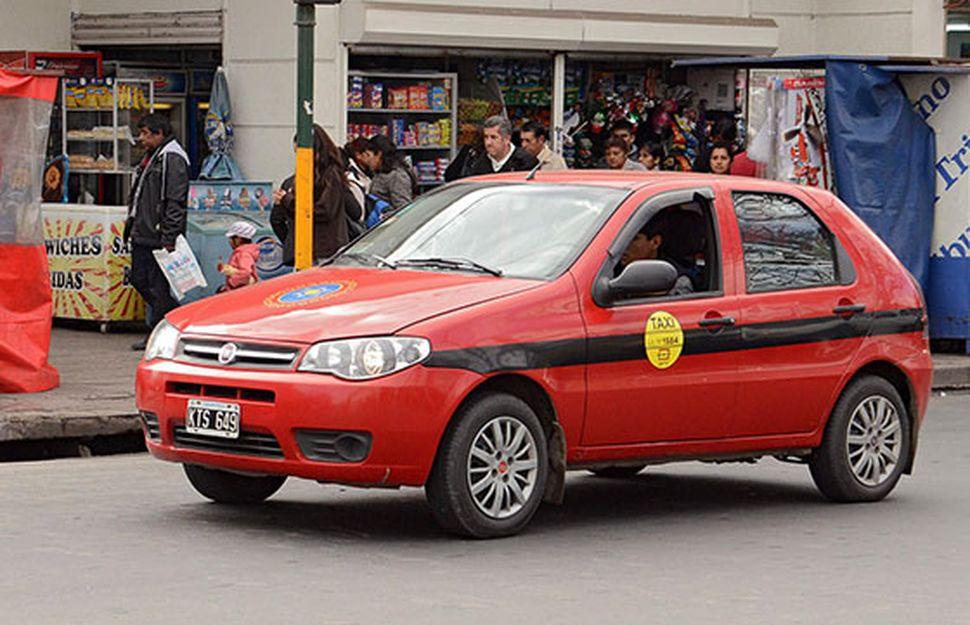 Desde este jueves viajar en taxi y remis cuesta un 25% más caro