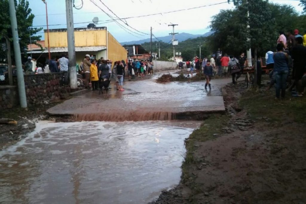 Fuerte temporal en Guachipas: hubo heridos y pérdida de cosechas