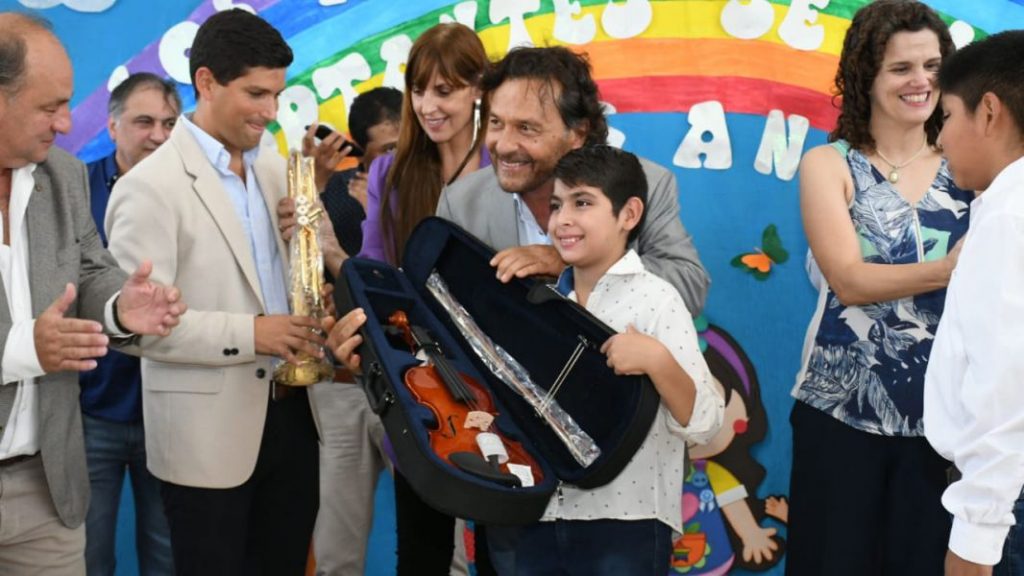 Sáenz inauguró en Orán un nuevo edificio de Nivel Inicial al que asisten 166 niños