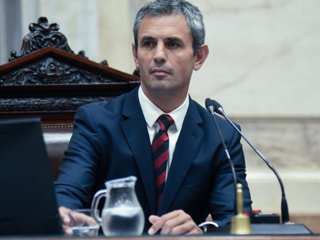 Por pedido de Javier Milei, Martín Menem confirmó que van a buscar retrotraer el aumento de 30% para diputados y senadores