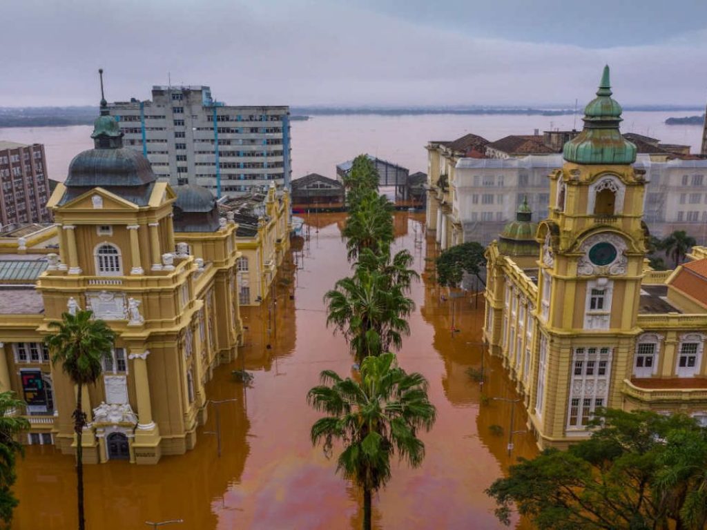 La lluvia en Brasil no da tregua: los ríos vuelven a crecer y el número de muertos llega a 144