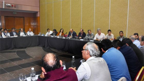 El Gobierno provincial y los gremios retomaron las reuniones paritarias