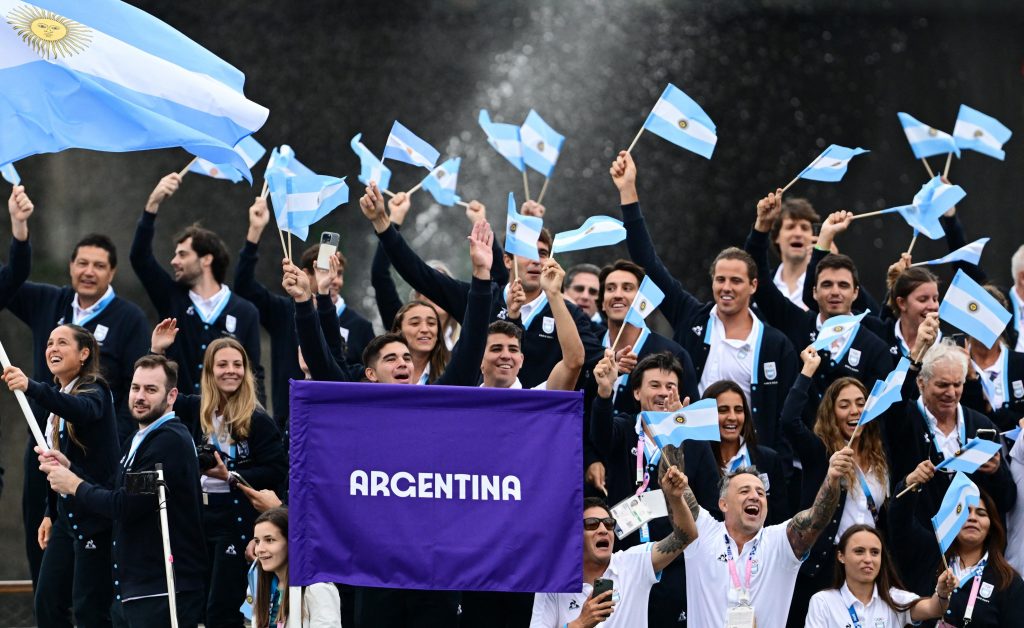 La delegación argentina desfiló en la ceremonia inaugural de los Juegos Olímpicos de París