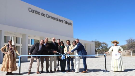 Obras que transforman : Sáenz inauguró el Centro de Convenciones de Cafayate