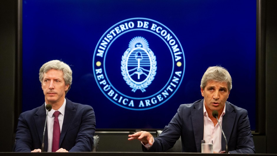 Autorizan el embargo de USD 420 millones que Argentina tiene depositados en EEUU