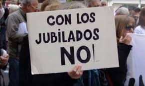 Los jubilados marcharon contra el inminente veto de Milei