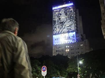 Milei quiere demoler el emblemático edificio de Desarrollo Social con la imagen de Evita