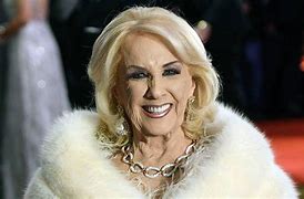 Mirtha Legrand recibió el Martín Fierro de Cine de brillante y pidió que no se cierre el INCAA