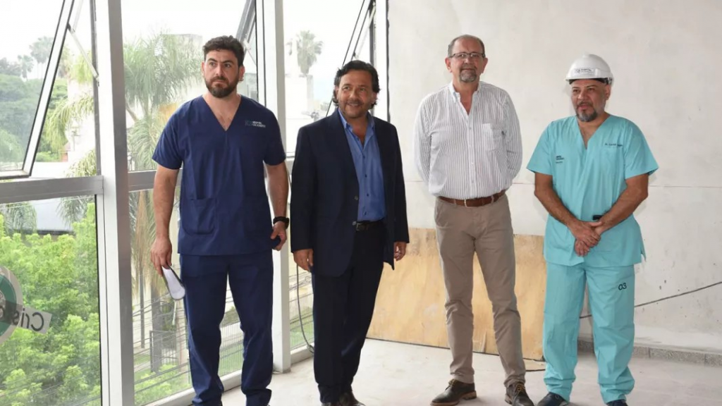 Sáenz supervisó las obras del hospital San Bernardo: “Trabajamos para convertirlo en un ícono de la salud del NOA y NEA”