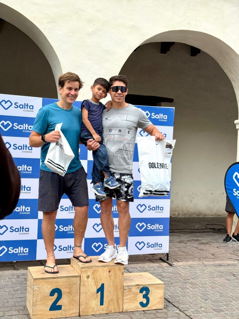 El campeón del Triatlón de la Cumbre de Salta fue : Oscar «Monki» Guzmán