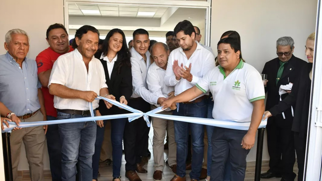 El Gobernador junto al intendente Berni inauguró la obra de ampliación de la municipalidad de Tartagal