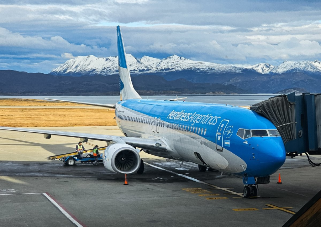 Por el paro de la CGT, Aerolíneas Argentinas reprogramará y cancelará al menos 270 vuelos
