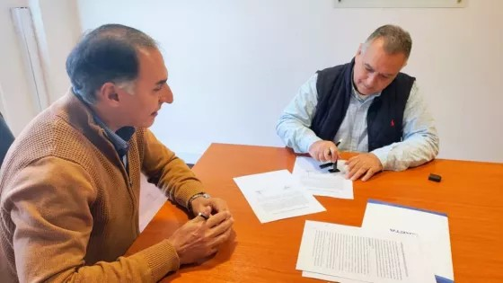 SAETA y Apolinario Saravia suscriben un convenio para la entrega de un colectivo