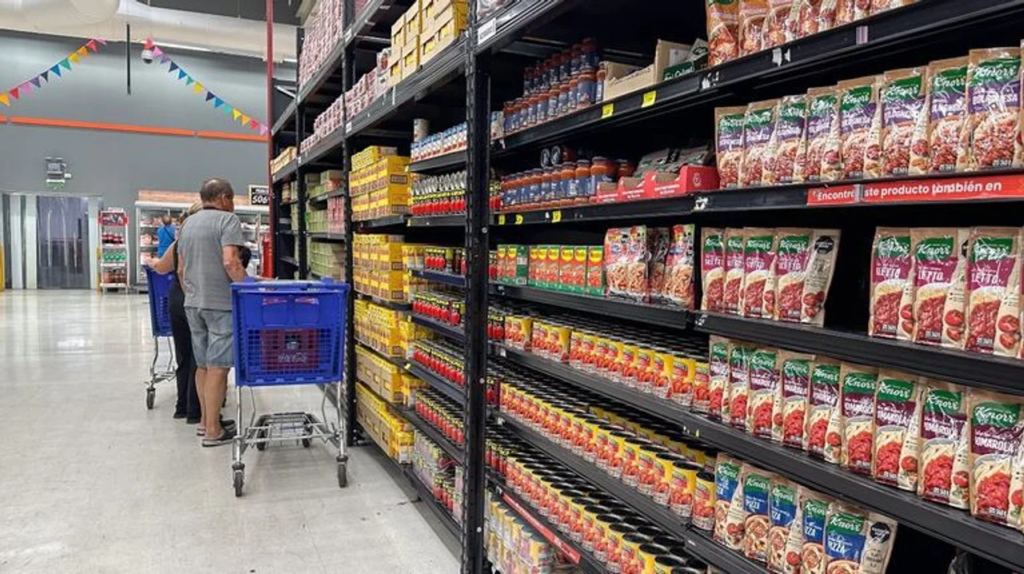 Consumo en picada: Anticipan despidos tras la caída de ventas en casi el 60% de los supermercados del país