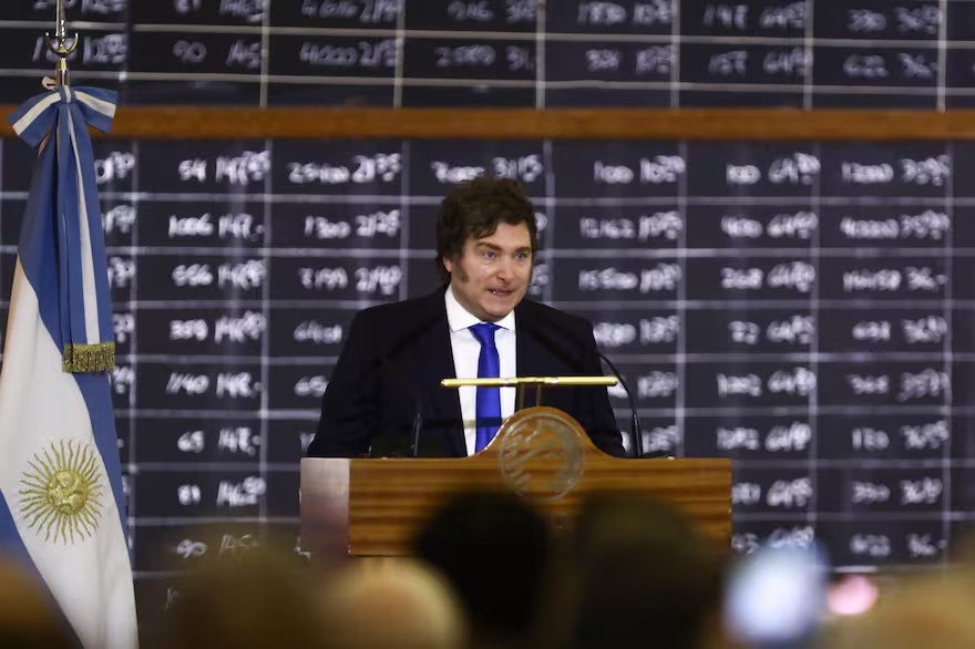 Milei dijo que vetará las leyes aprobadas por el Senado y que si no consigue los votos irá a la Justicia