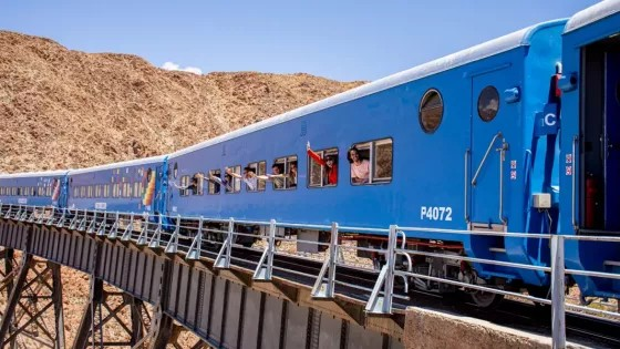 Se presentó el Entero Postal del Tren a las Nubes